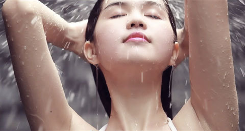 Ngọc Trinh chụp ảnh mẫu nội y