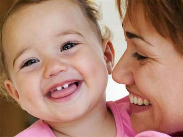 Mẹo hay cho mẹ để giúp bé giảm đau hiệu quả khi mọc răng
