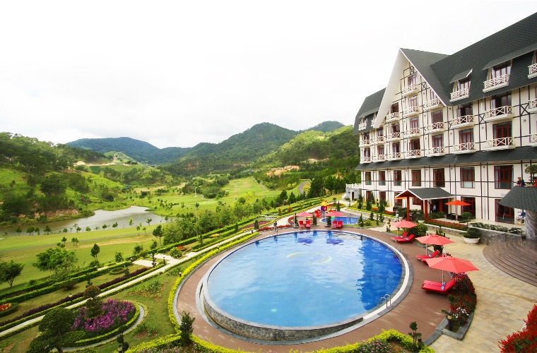 swiss-bel-resort-tuyen-lam-khach-san-dep-nhat-o-Da-Lat