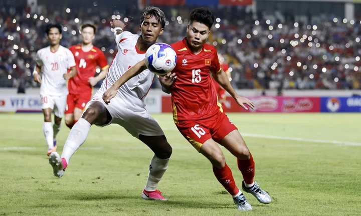 Tuyển Việt Nam thắng Myanmar 4-0: Xuân Son, Hoàng Hên tạo siêu phẩm